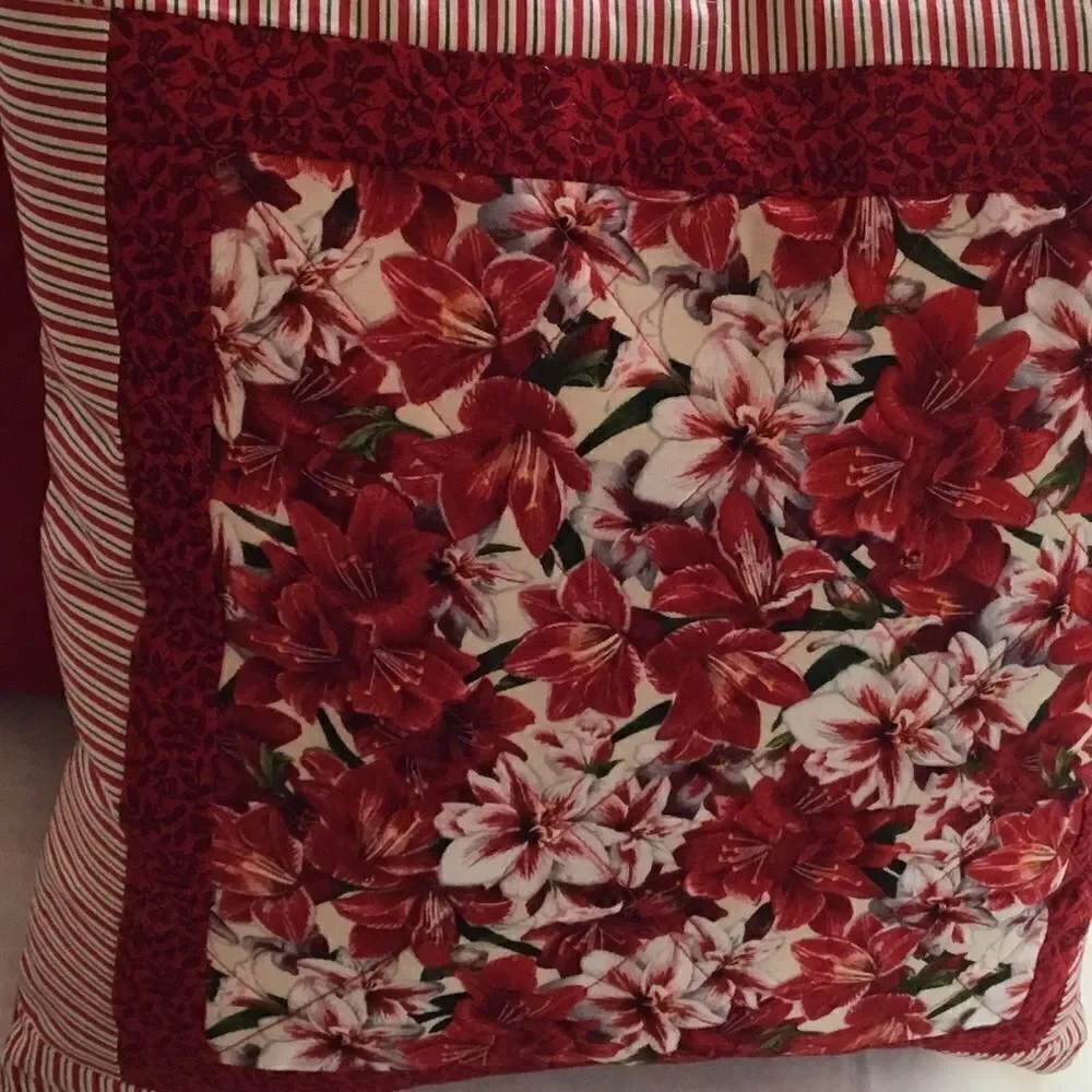 HALF PRICE SALE $23. NWT Hand Crafted Quilted Holiday Amaryllis Pillow Set 2 PC.